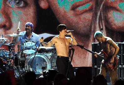 Red Hot Chili Peppers prepara EP de versões; Ramones, Stooges, Bowie e Neil Young são alguns dos artistas escolhidos
