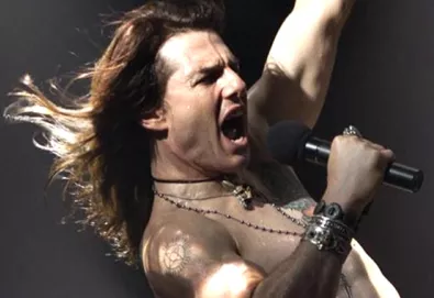 Tom Cruise canta clássico do Bon Jovi em "Rock of Ages"; veja o trailer