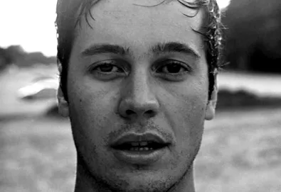 "Flower Anthem" trax mix de canções do Washed Out
