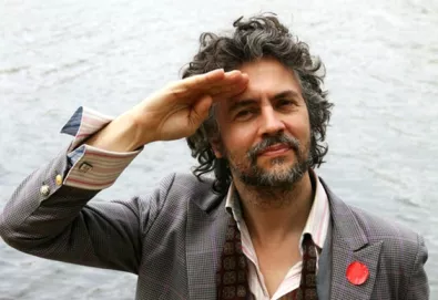 Novo trabalho do Flaming Lips traz colaborações de Bon Iver, Nick Cave e Chris Martin