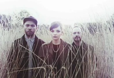 Chvrches apresenta nova música - "Richard Pryor" - em festival