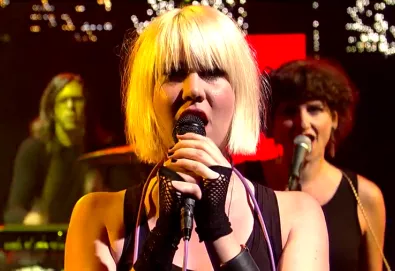 Vídeo: EMA no Letterman - "Neuromancer"