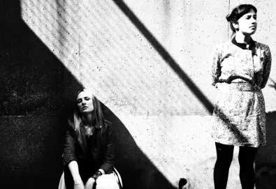 Kite Base, projeto de Ayse Hassan (Savages) lança cover de "Something I Can Never Have" (Nine Inch Nails)