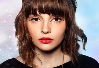 Chvrches faz versão de "It’s Not Right, But It’s OK" na BBC; ouça aqui