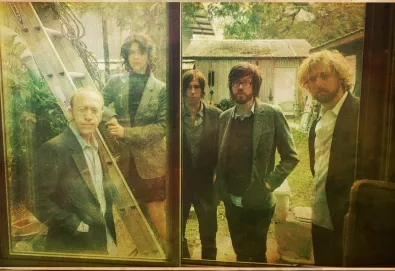 Okkervil River compartilha nova canção de seu próximo álbum - Veja vídeo de "The Industry"