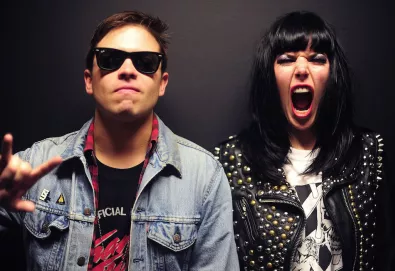 Sleigh Bells lança videoclipe de "It’s Just Us Now", música do novo álbum