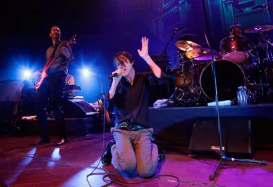 Suede mostra música inédita durante show; ouça "I Don´t Know How to Reach You”