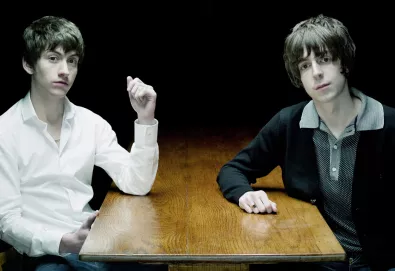 The Last Shadow Puppets provoca os fãs com mais um teaser de seu segundo álbum
