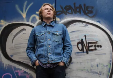 Ty Segall apresenta mais uma faixa de seu novo álbum; Ouça "Break A Guitar"