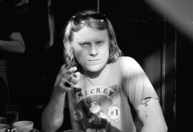 Ty Segall anuncia novo álbum; Ouça o single "Orange Color Queen"