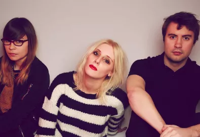 Cover: White Lung - "Used to Love Her" (Guns N’ Roses)