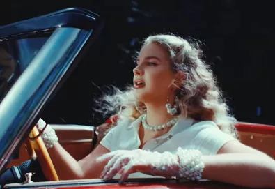 Lana Del Rey lança o single “Chemtrails Over the Country Club”