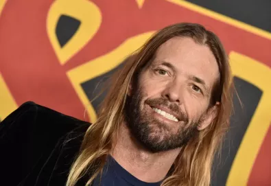 Taylor Hawkins, baterista do Foo Fighters, morre aos 50 anos