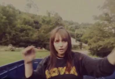 Vídeo: Angel Olsen - "Special"