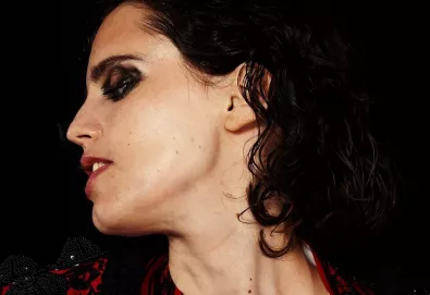 Anna Calvi anuncia novo album e libera o primeiro single, "Don’t Beat the Girl Out of My Boy"