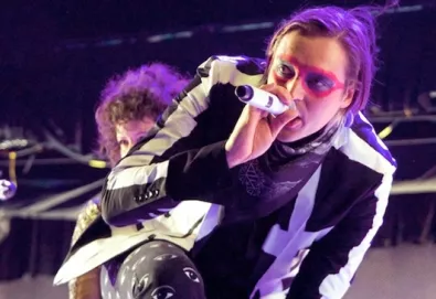 Arcade Fire revela mini documentário; veja aqui "Festi"