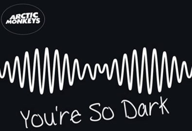 Arctic Monkeys revela nova música; ouça "You're So Dark"