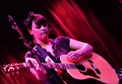 Camera Obscura lança novo single e vídeo