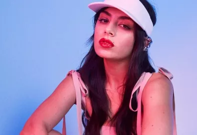 Cultura Inglesa Festival anuncia Charli XCX como principal atração musical de 2017