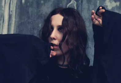 Chelsea Wolfe prestes a lançar novo álbum; Ouça o single "16 Psyche"