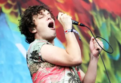 Friendly Fires divulga faixa inédita; ouça "Before Your Eyes"