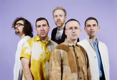Hot Chip anuncia seu sétimo album, 'A Bath Full Of Ecstasy'; Ouça o single “Hungry Child”