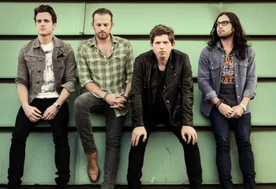 Novo vídeo do Kings Of Leon: "Beautiful War"