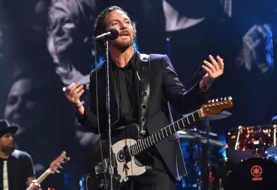 Pearl Jam lança versão de "Again Today"; ouça aqui