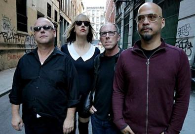 "Preferia que tivessem me despedido pessoalmente", diz ex-baixista dos Pixies