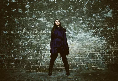PJ Harvey apresenta uma pequena amostra de seu próximo álbum
