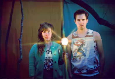 Purity Ring lança um novo single, "Asido"
