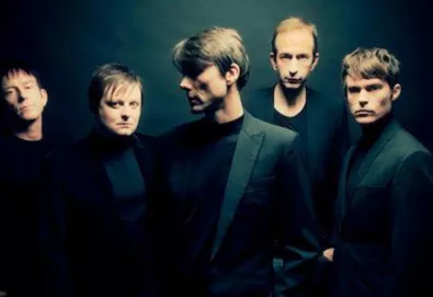 Ouça: Suede - "Don’t Be Afraid If Nobody Loves You"
