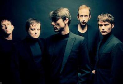 Ouça: Suede - "Don’t Be Afraid If Nobody Loves You"