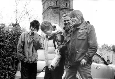 The Stone Roses estreia "All For One", a nova música; Ouça aqui
