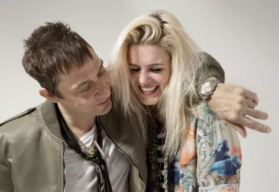 The Kills retorna com novo álbum; Veja vídeo da faixa "Doing It To Death"