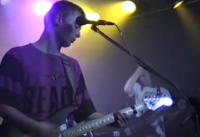 Vídeo raro mostra Thom Yorke tocando "High and Dry" com uma antiga banda