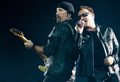 U2 retorna para sua antiga gravadora