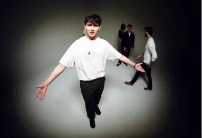 Vídeo: Vampire Weekend - “Harmony Hall”