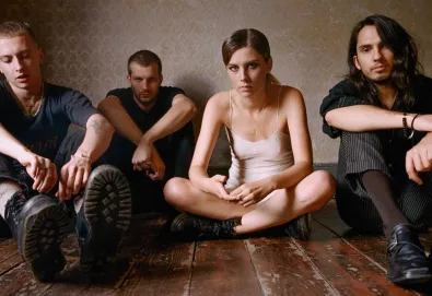 Wolf Alice compartilha nova música; Ouça "Don’t Delete The Kisses"