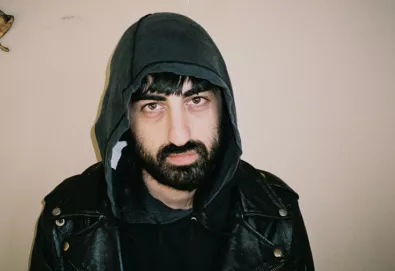 Crystal Castles - "Frail"