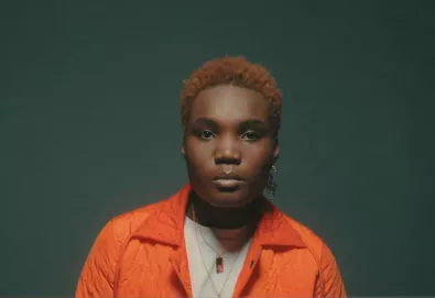Ouça: Arlo Parks — “Caroline”
