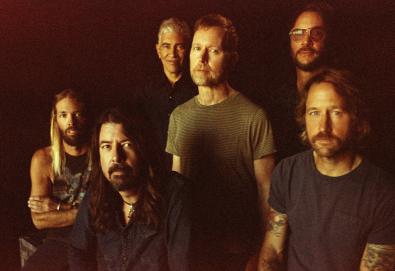 Foo Fighters anuncia Medicine at Midnight, seu décimo álbum de estúdio