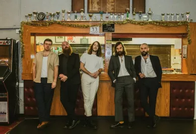 Ouça: IDLES – “A Hymn”