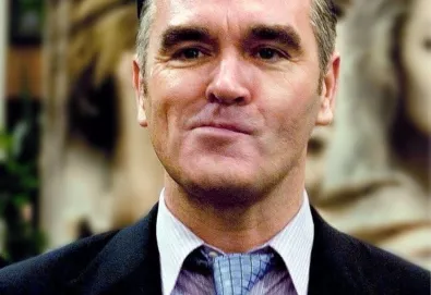 Morrissey apresenta o single “Bobby, Don’t You Think They Know?”